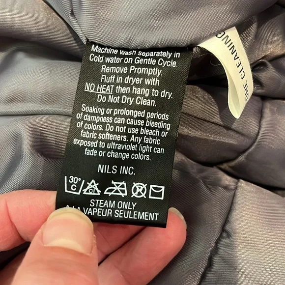 Nils brand ladies designer skiwear. - Picture 12 of 13